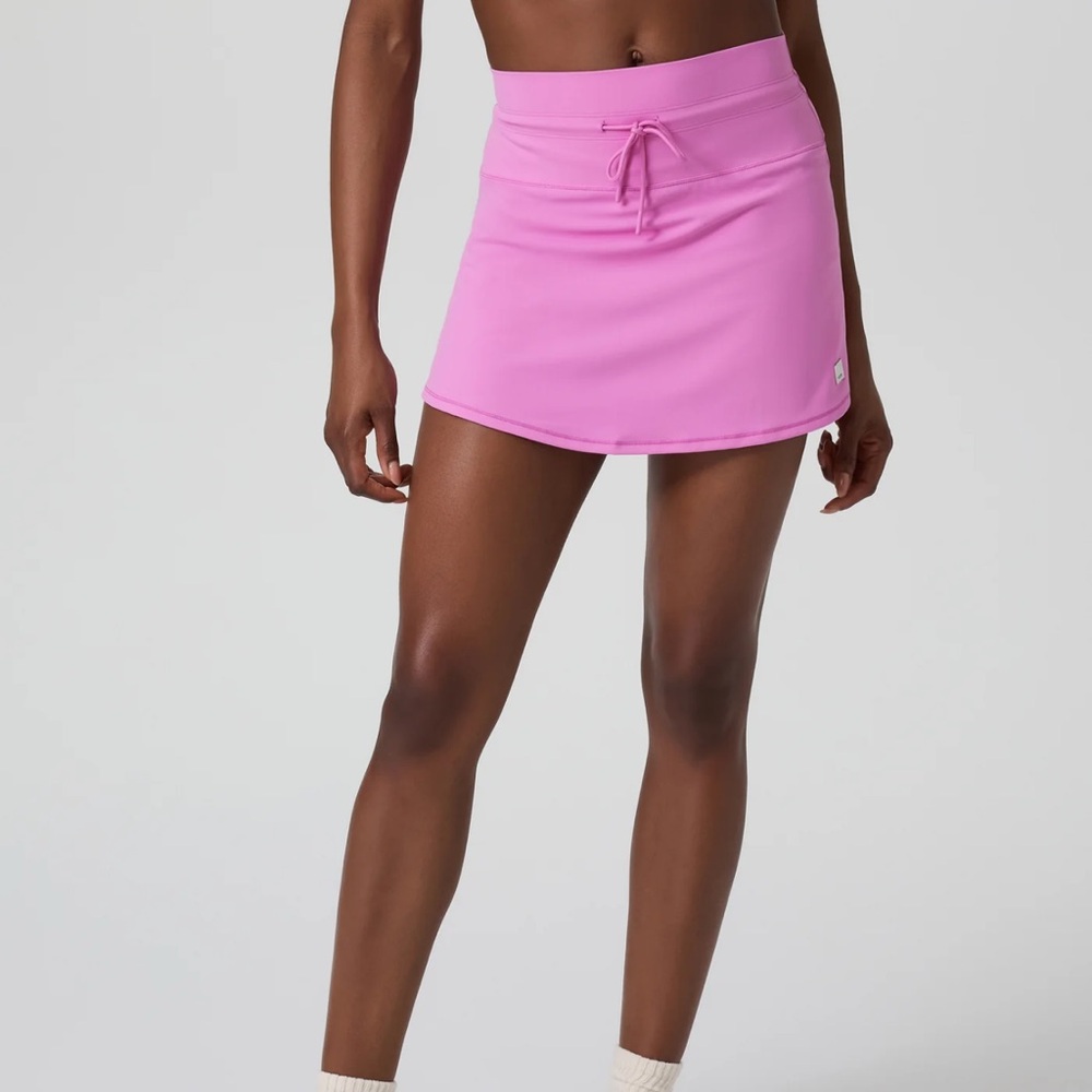 Vuori Daily Skirt size small NWT
